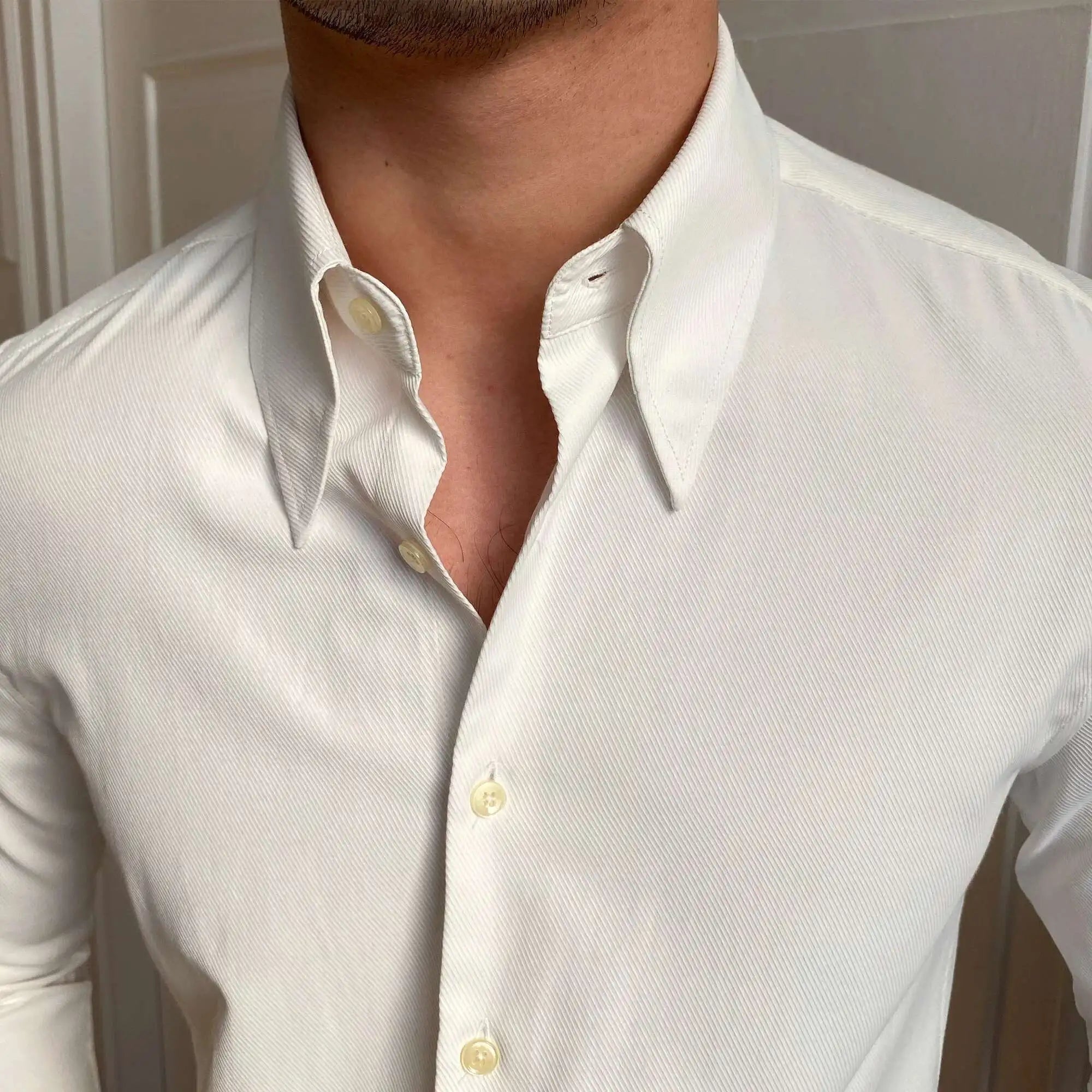 Printemps loisirs britannique affaires chemise Design britannique hommes col Cuba mince solide chemise blanche Camisa Social Masculina hommes chemise