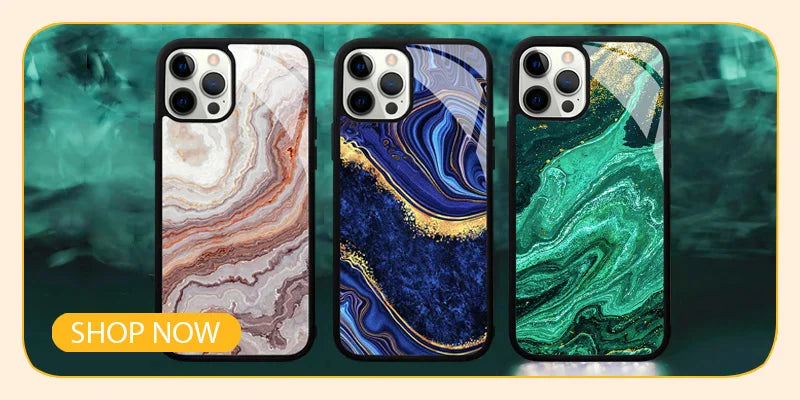 Allure russe pour iPhone 17 16 15 14 13 12 11 18 Pro Max, un ours ludique, dôme orné et poupées Matryoshka en fusion artistique